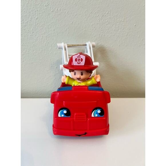 Fisher-Price Little People Fire Engine and Fire Fighter Female Figure - Picture 1 of 3